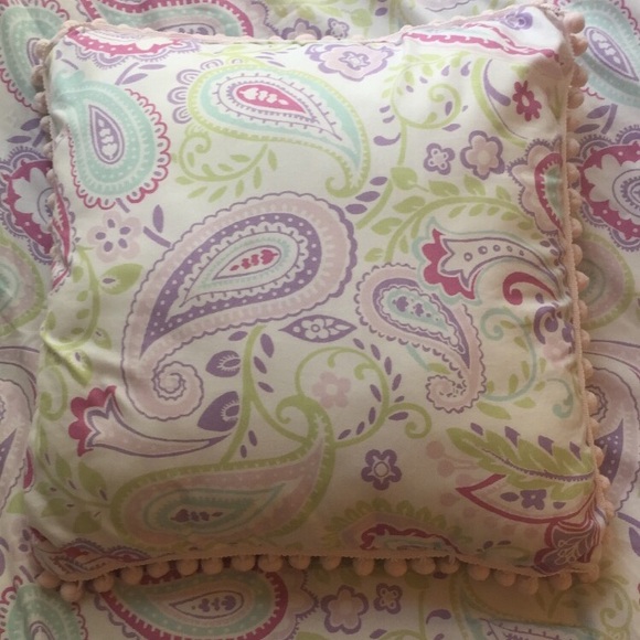 Twin Patterned Comforter - Picture 3 of 10